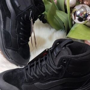 Vans Unisex Adult UltraRange Exo Hi MTE Black GUM  Shoes Women's New